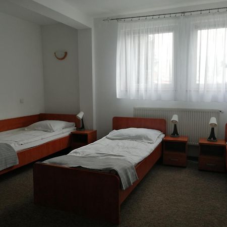 Hotel Dabrowiak Dąbrowa Górnicza Buitenkant foto