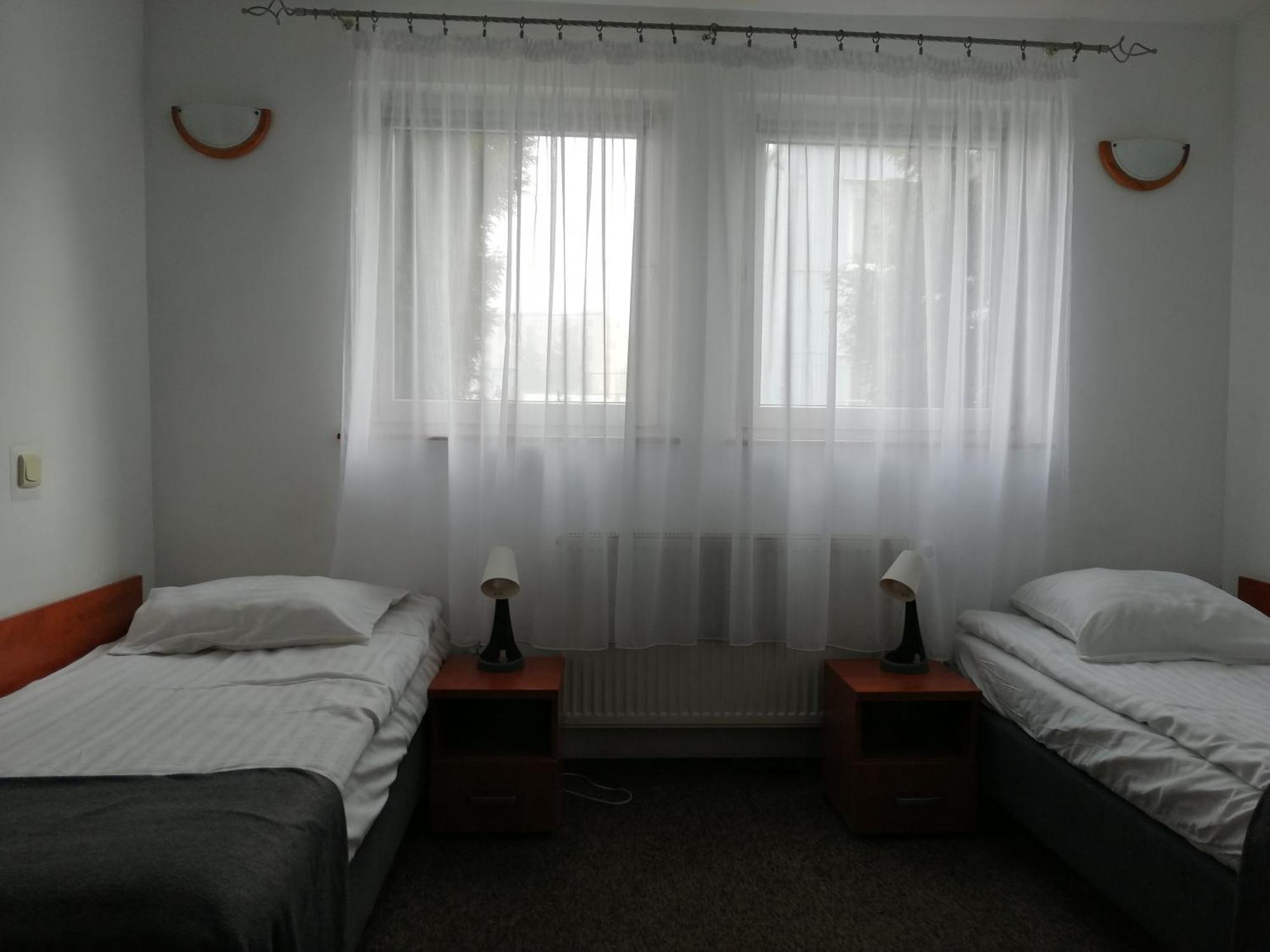 Hotel Dabrowiak Dąbrowa Górnicza Buitenkant foto