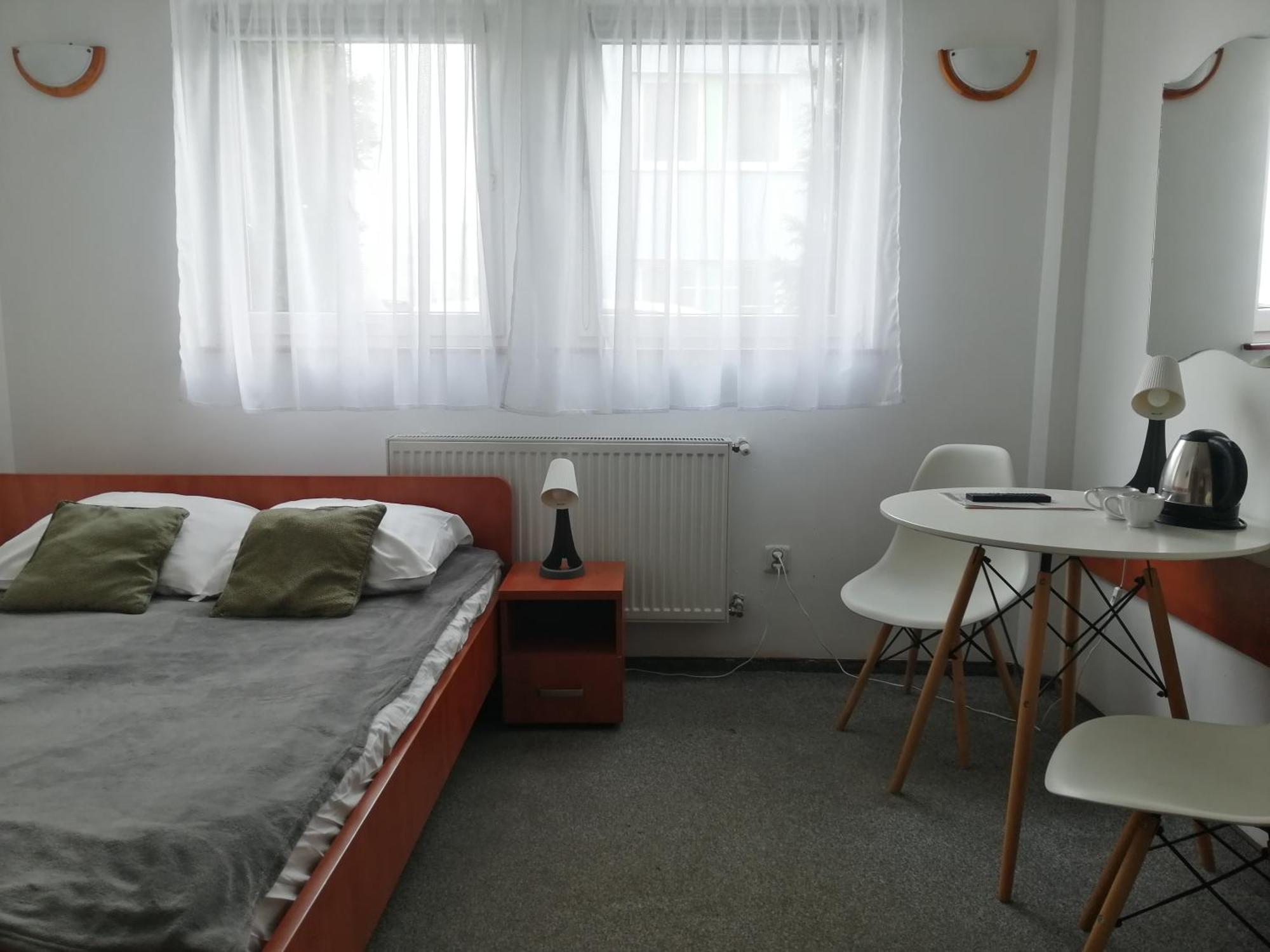 Hotel Dabrowiak Dąbrowa Górnicza Buitenkant foto
